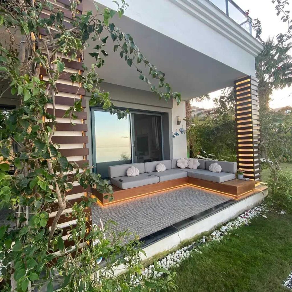 Balkon Ahşap Köşe Takımı Bodrum